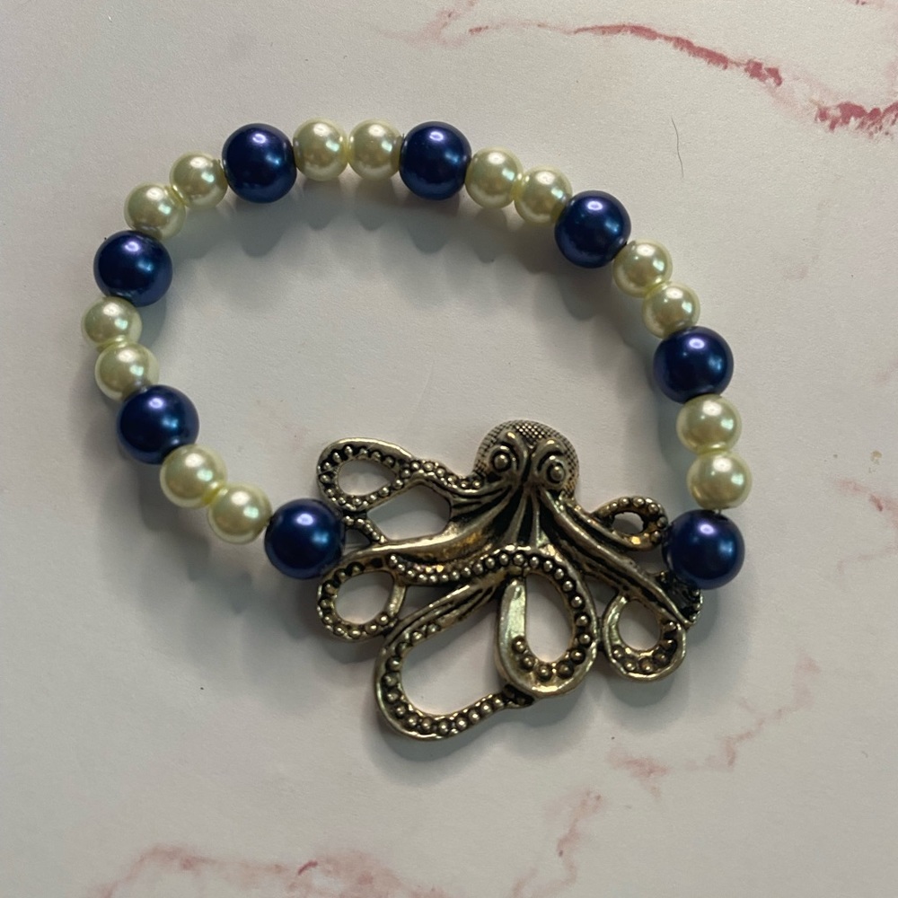 Kraken with Pearls